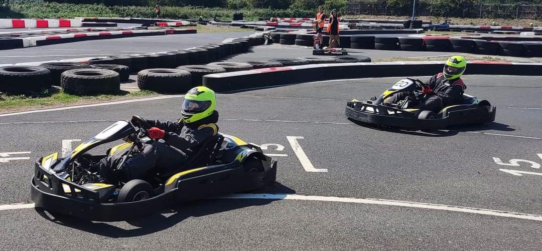 2 Karts racing